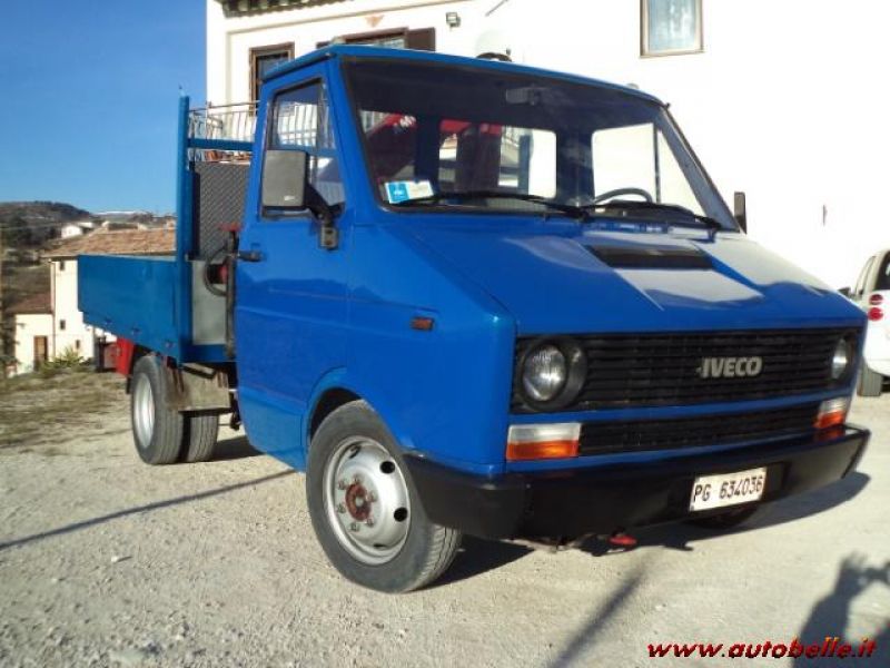 Машина iveco daily