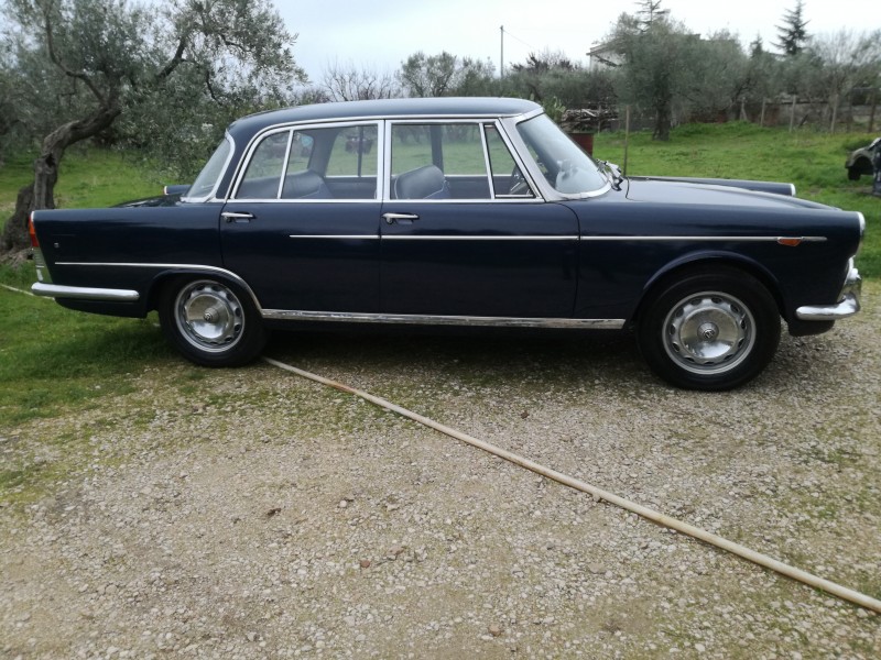 Vendo ALFA ROMEO 2000 BERLINA presidenziale