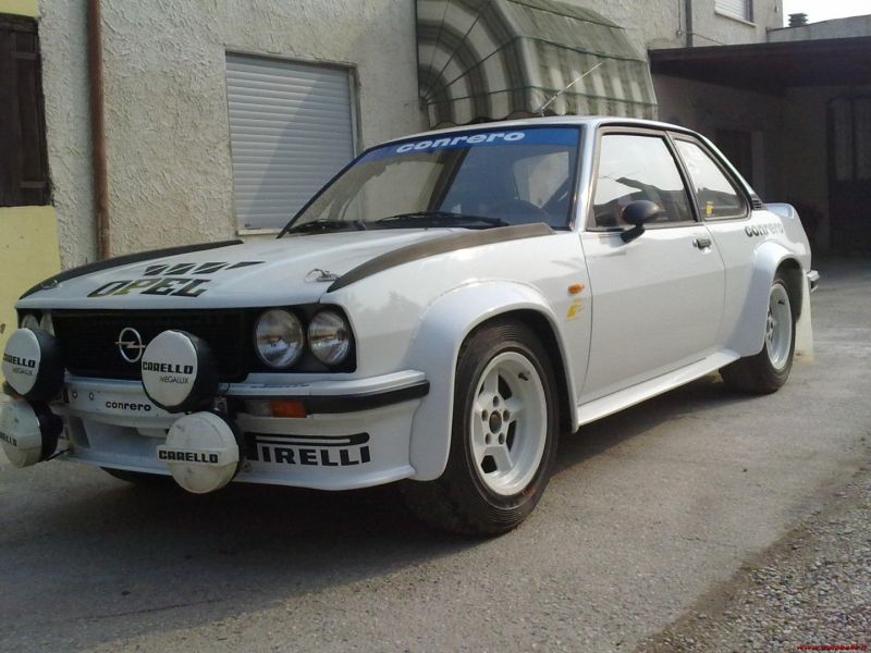 Ascona 400 Opel Ascona / Deze Ascona 400 staat te koop in Almelo